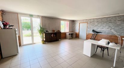 House 12 rooms of 391 m² in Saint-Androny (33390)