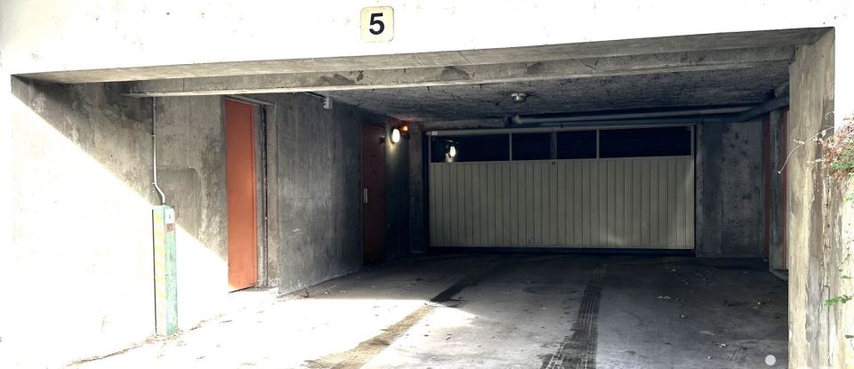 Parking of 47 m² in Grenoble (38100)