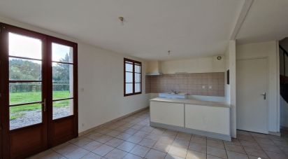 House 4 rooms of 116 m² in Taizé-Aizie (16700)