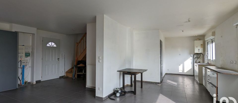 House 6 rooms of 120 m² in - (27130)