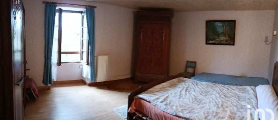 House 5 rooms of 110 m² in La Chapelle-Saint-Laurent (79430)