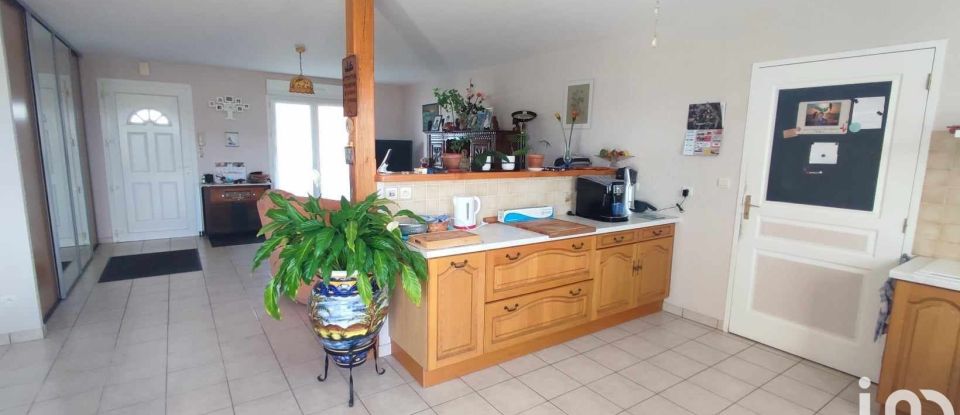 House 5 rooms of 121 m² in Châtellerault (86100)