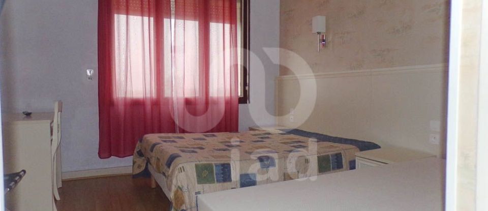 Hotel of 1,430 m² in Doyet (03170)