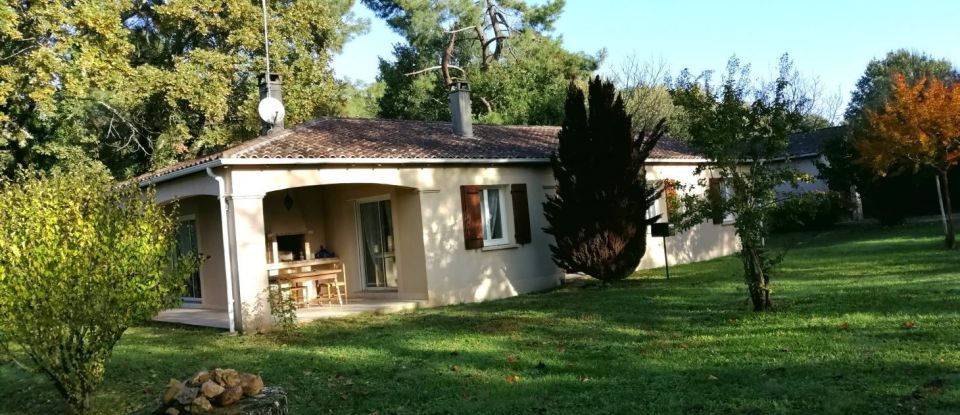 House 4 rooms of 110 m² in Maurens (24140)