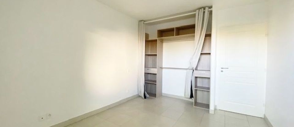 Apartment 3 rooms of 71 m² in Saint-Raphaël (83700)