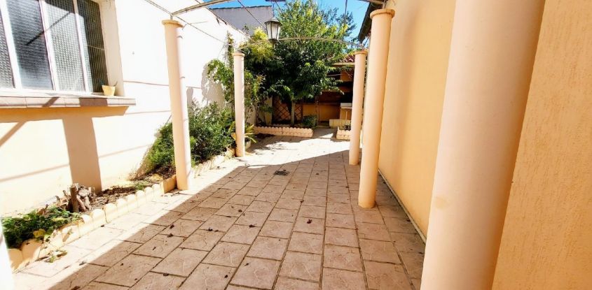 House 5 rooms of 118 m² in Salles-d'Aude (11110)