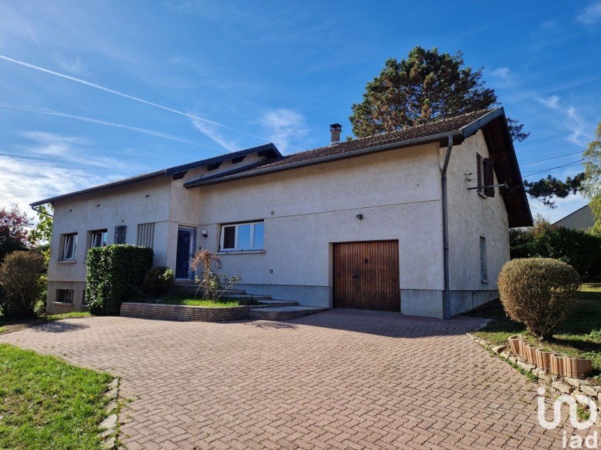 Maison 7 pièces de 220 m² à Pagny-sur-Moselle (54530)
