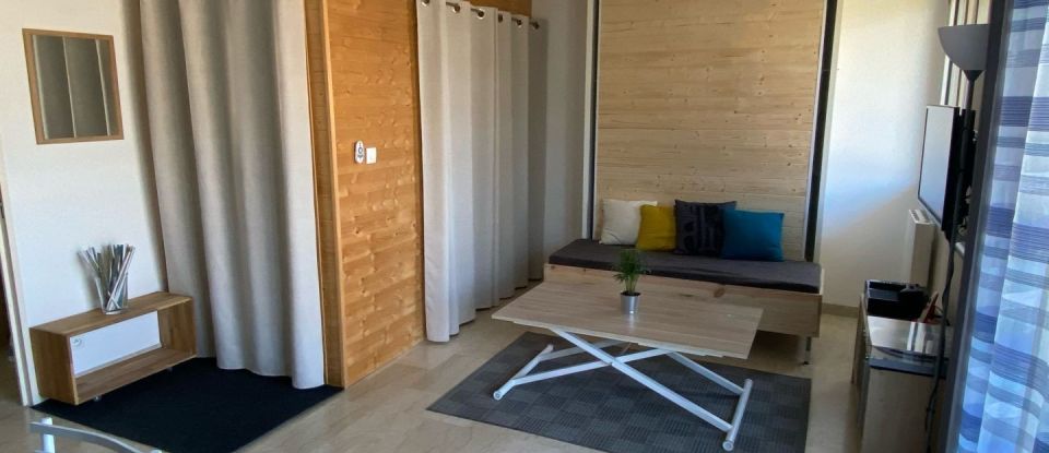 Apartment 1 room of 31 m² in Nîmes (30900)