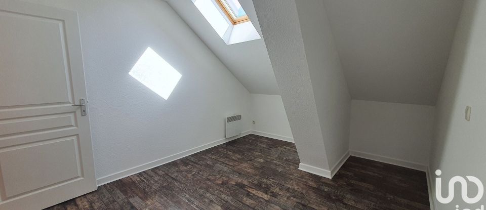 Appartement 4 pièces de 81 m² à Saint-Geoire-en-Valdaine (38620)