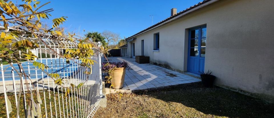 House 10 rooms of 225 m² in - (79290)