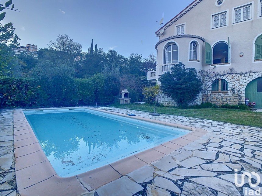House 6 rooms of 170 m² in Vence (06140)