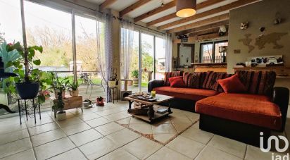 House 6 rooms of 100 m² in Saint-Médard-d'Eyrans (33650)