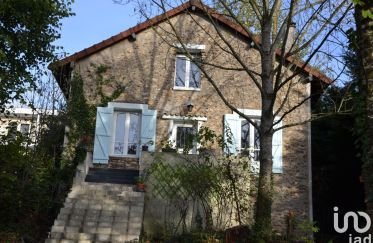 House 5 rooms of 132 m² in Saintry-sur-Seine (91250)