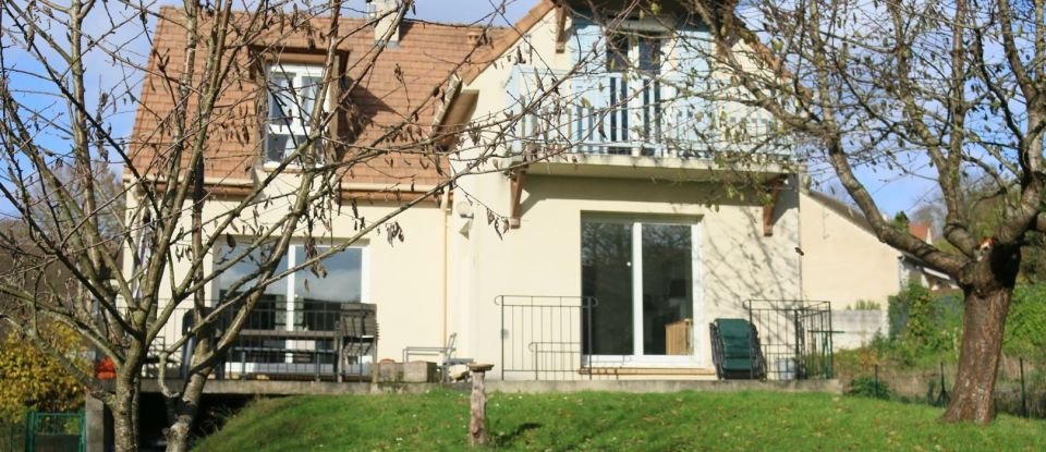 Maison 4 pièces de 118 m² à Crouy-sur-Ourcq (77840)