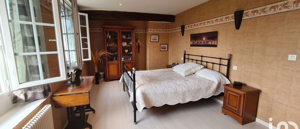 Mansion 9 rooms of 225 m² in Saint-Yon (91650)