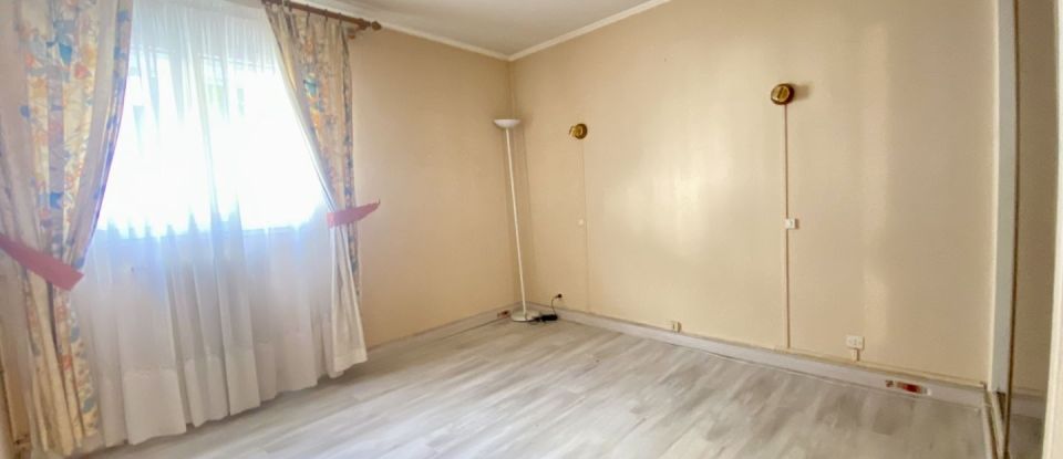 Apartment 5 rooms of 91 m² in Gisors (27140)
