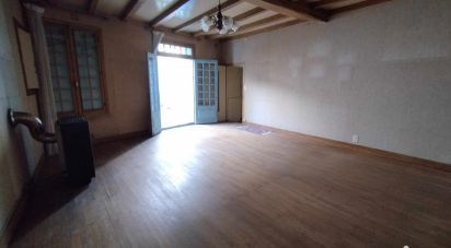 House 4 rooms of 117 m² in Dampierre-sur-Boutonne (17470)