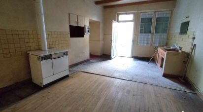 House 4 rooms of 117 m² in Dampierre-sur-Boutonne (17470)
