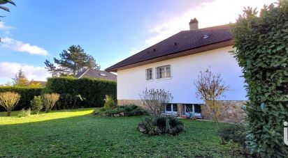 House 6 rooms of 132 m² in Poissy (78300)
