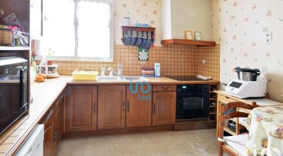 House 5 rooms of 92 m² in Combs-la-Ville (77380)