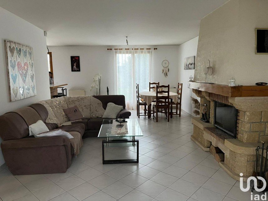 House 6 rooms of 135 m² in Paray-Vieille-Poste (91550)
