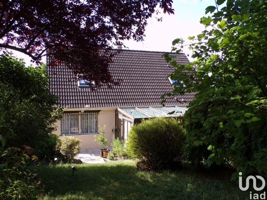 Maison 9 pièces de 180 m² à Ézy-sur-Eure (27530)