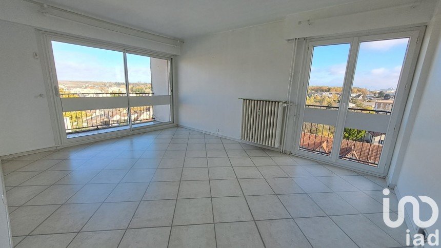 Apartment 3 rooms of 70 m² in Chartres (28000)