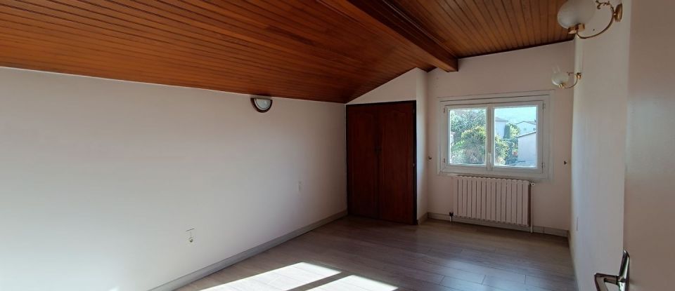 Maison 6 pièces de 130 m² à Saint-Martin-de-Valgalgues (30520)