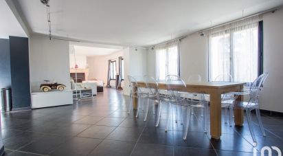 Appartement 9 pièces de 192 m² à Jouy-en-Josas (78350)