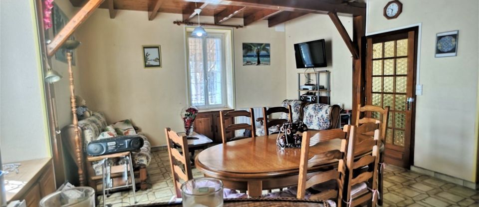 Traditional house 5 rooms of 92 m² in Le Gua (17600)
