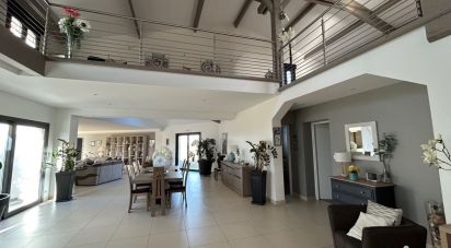 House 9 rooms of 404 m² in Arces (17120)