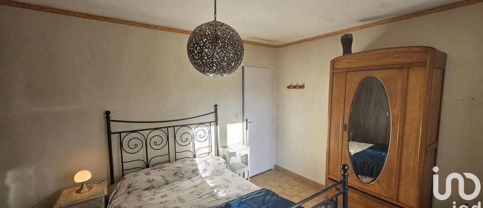 House 6 rooms of 107 m² in Saint-Cyr-sur-Mer (83270)