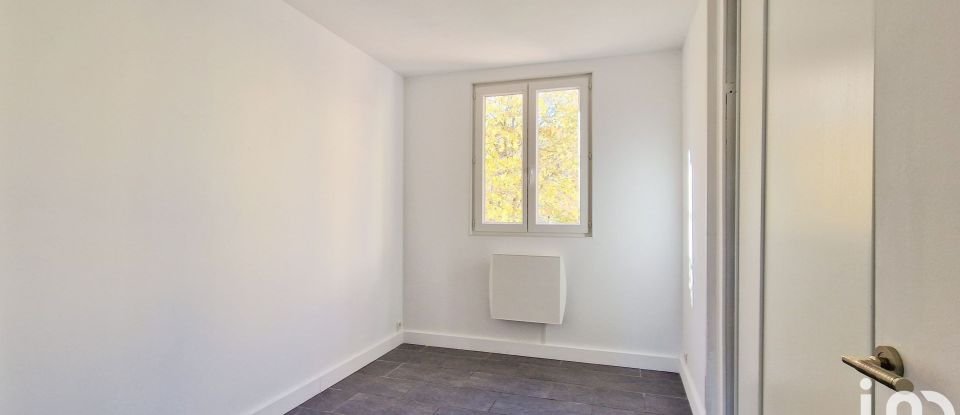 Apartment 3 rooms of 73 m² in Saint-Cyr-sur-Mer (83270)