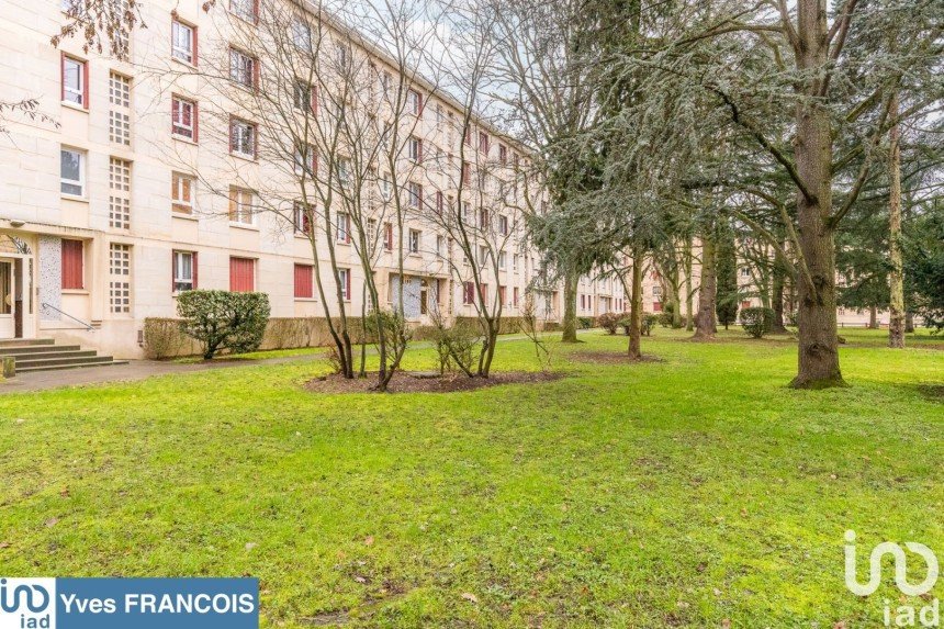Apartment 4 rooms of 66 m² in Sainte-Geneviève-des-Bois (91700)