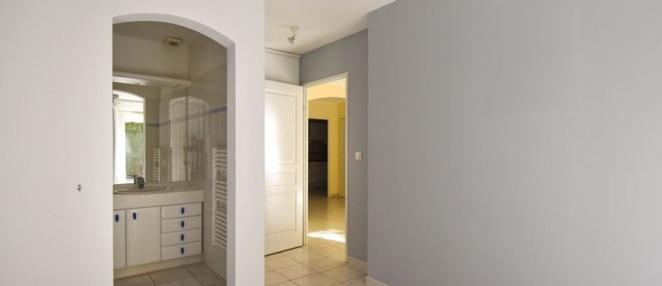 House 5 rooms of 104 m² in La Ciotat (13600)