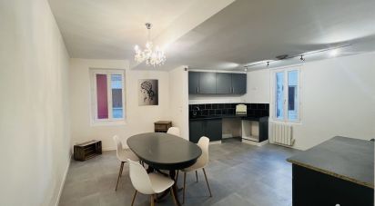 House 4 rooms of 105 m² in Saint-Gilles (30800)