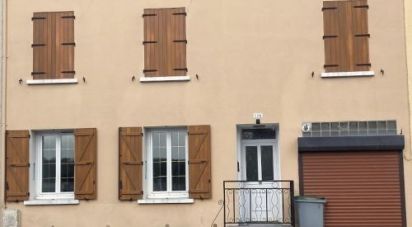 House 5 rooms of 130 m² in Chabanais (16150)