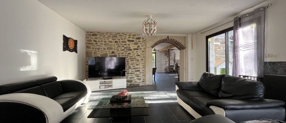 Maison 6 pièces de 210 m² à Bazouges-la-Pérouse (35560)