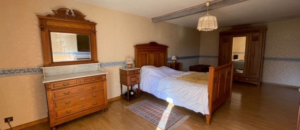 House 5 rooms of 182 m² in Saint-Martin-de-Laye (33910)