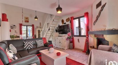 House 6 rooms of 115 m² in Fox-Amphoux (83670)