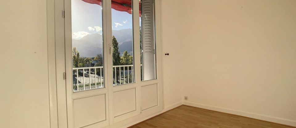 Appartement 3 pièces de 45 m² à Le Pont-de-Claix (38800)