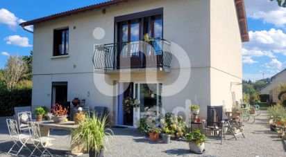 House 5 rooms of 144 m² in Domérat (03410)