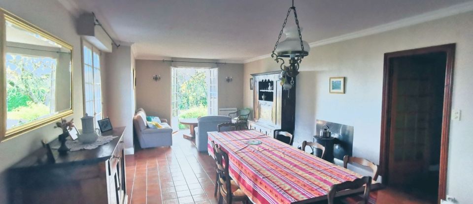 House 7 rooms of 155 m² in Le Haut-Corlay (22320)