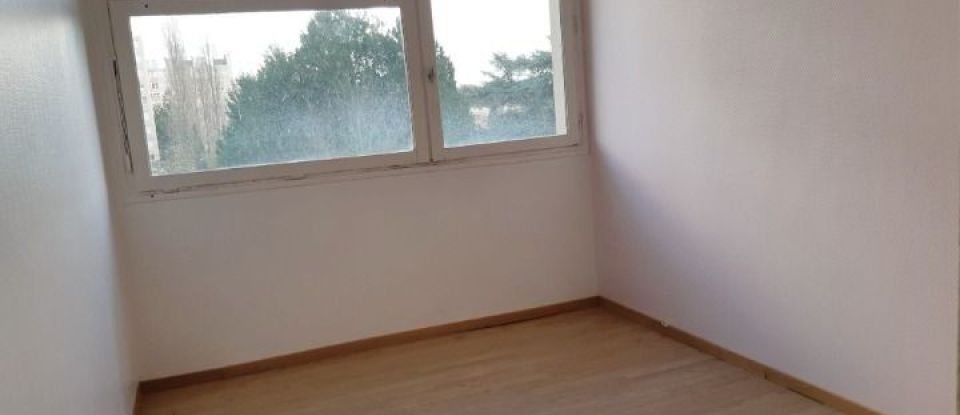 Apartment 3 rooms of 57 m² in Avon (77210)