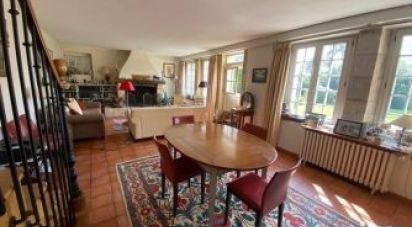 House 6 rooms of 135 m² in Apremont (60300)