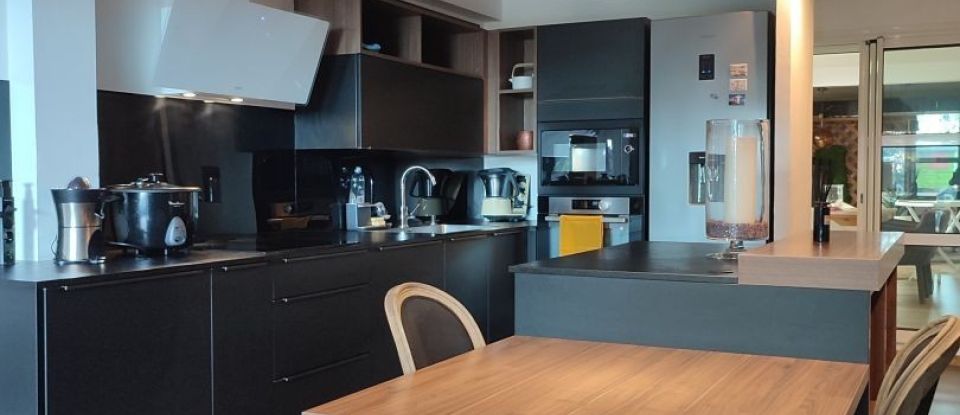 Appartement 4 pièces de 111 m² à LA SALINE-LES-BAINS (97434)