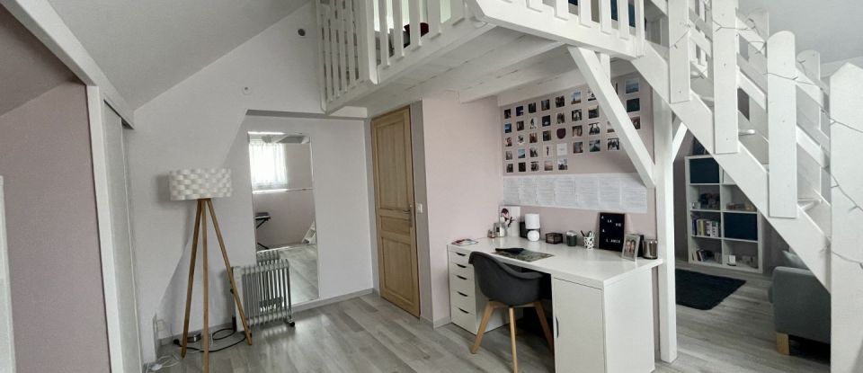 Apartment 6 rooms of 155 m² in Nogentel (02400)