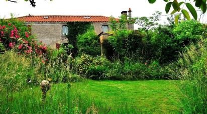Country house 5 rooms of 180 m² in SAINT-FLORENT-DES-BOIS (85310)