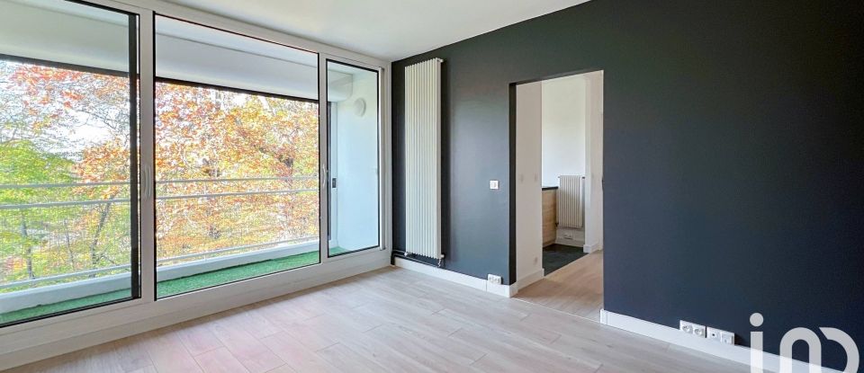 Apartment 2 rooms of 43 m² in Vaux-le-Pénil (77000)