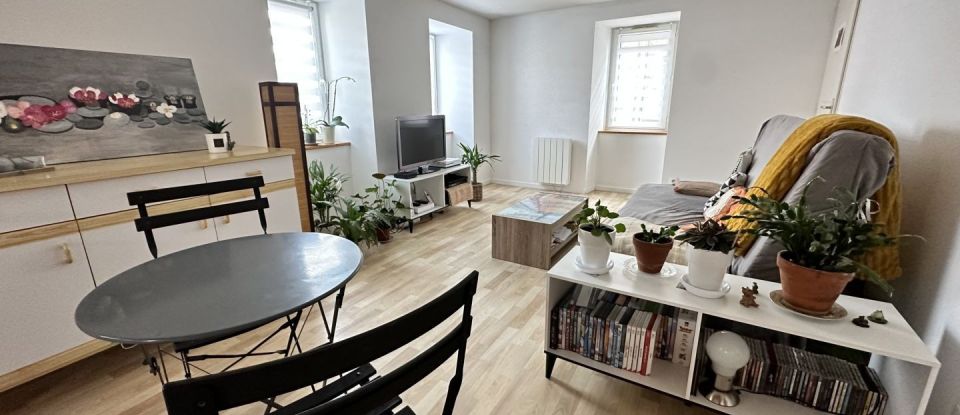 Appartement 2 pièces de 119 m² à Colombier-le-Jeune (07270)